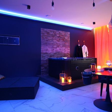 Suite Blue Jacuzzi Le Breuil  Exterior photo