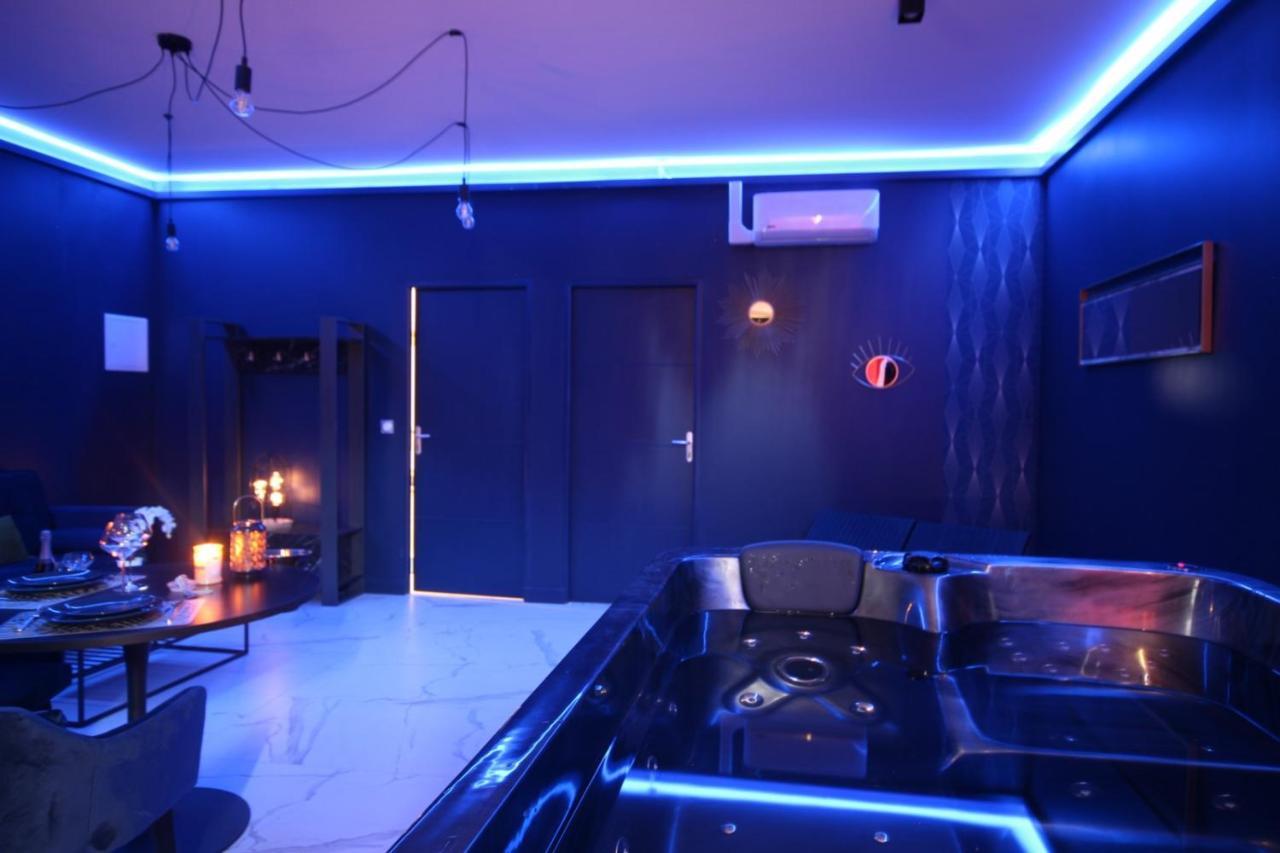 Suite Blue Jacuzzi Le Breuil  Exterior photo